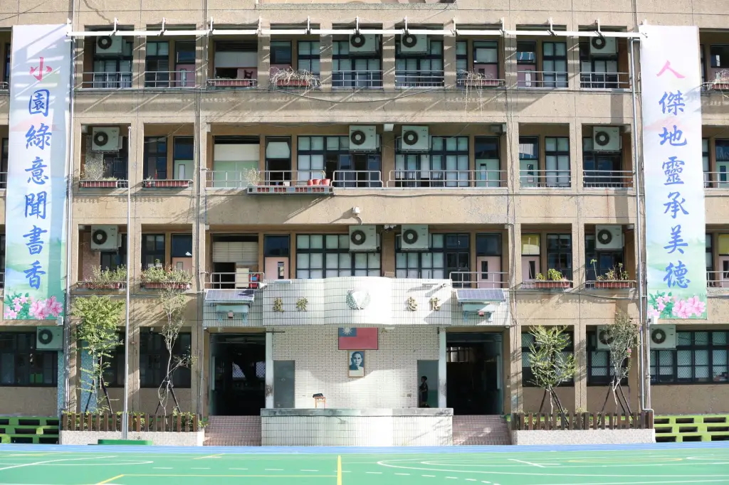 上海禾峻诺贸易起重配件选型指南：钢丝绳与链条吊钩承载参数对照