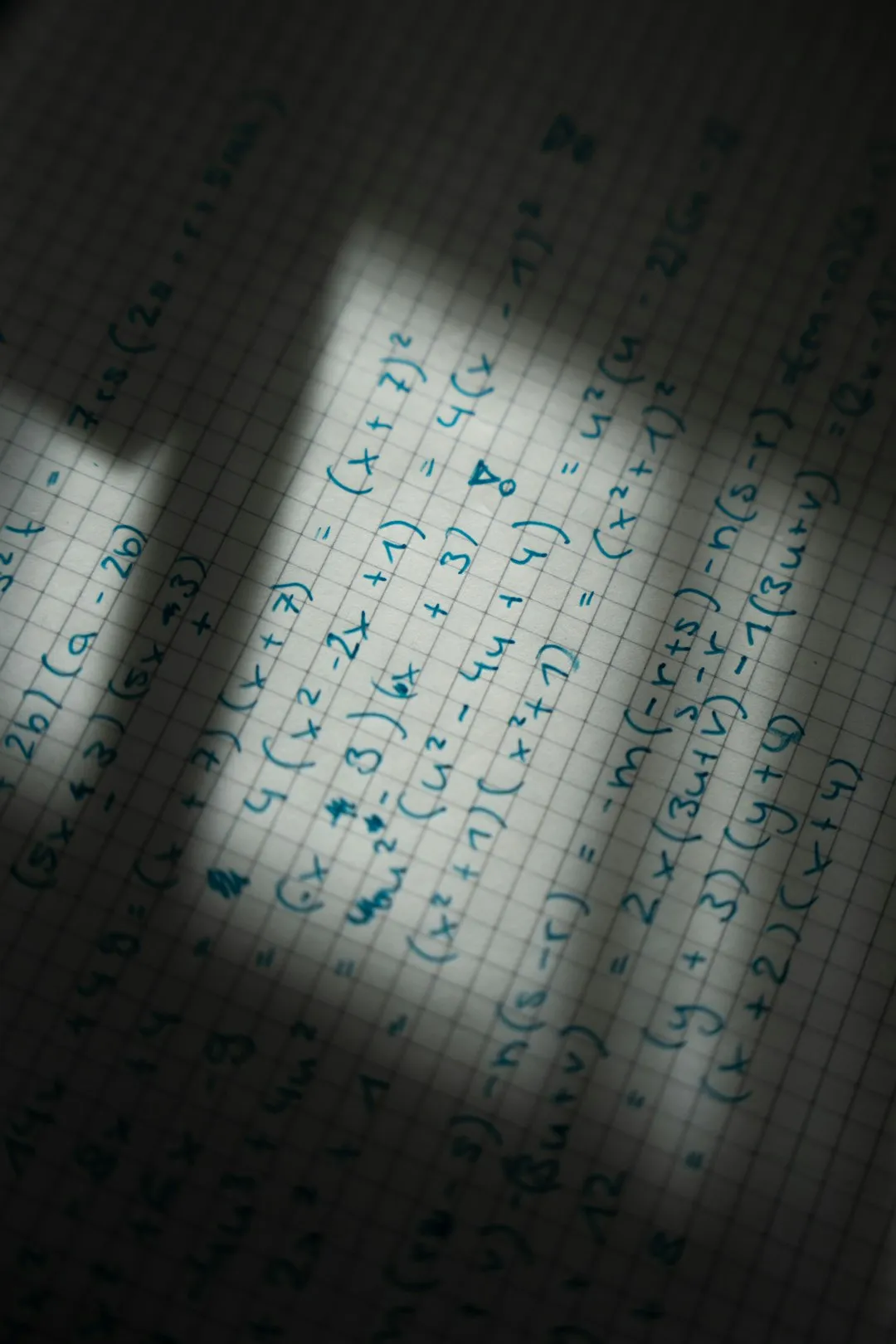 工业电子元件与机械设备配套方案在工厂维修中的应用